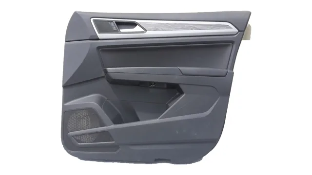 Door trim panel